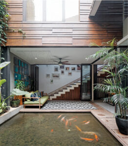 Buat Rumah Sejuk! Ini 12 Inspirasi Desain Kolam Ikan