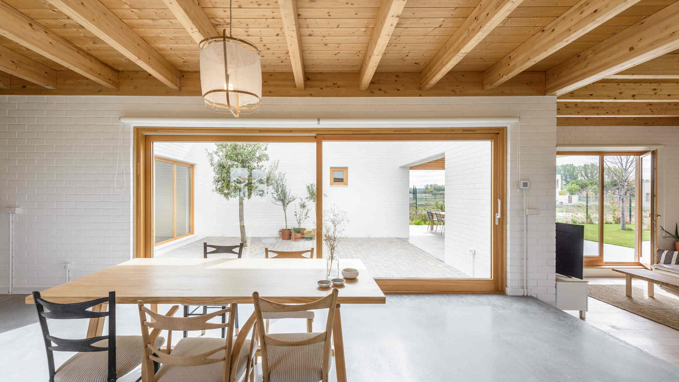 Hunian Putih di Barat Laut Spanyol