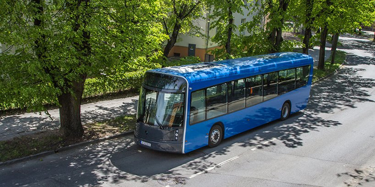 Inilah Bis Pertama Yang Terbuat Dari PET Daur Ulang