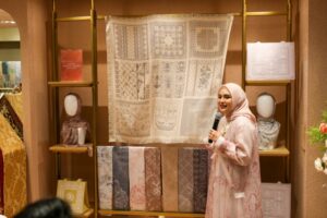 RiaMiranda Kembali dengan Motif Minang & Rayakan 1 Dekade