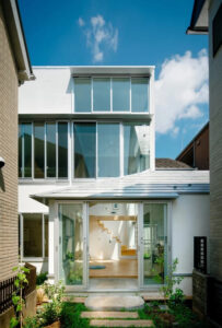 Rumah Di Jepang Ini Dirancang Hampir Tanpa Sekat