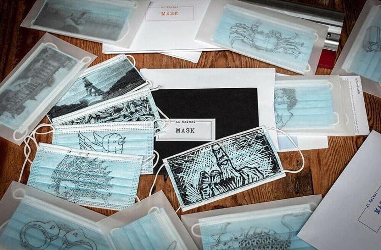 Ai Weiwei Galang Dana Melalui Masker Rancangannya