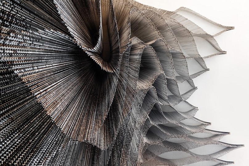 Instalasi Tirai Berbahan Dasar Metal Karya Kengo Kuma CASA Indonesia