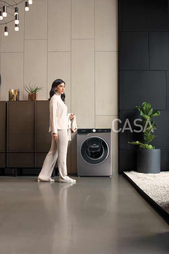 Dian Sastro Suka Mesin Cuci dan AirDresser Canggih Ini!