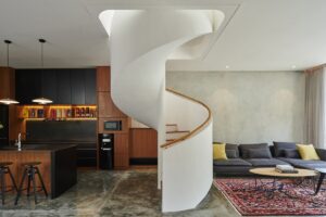 Wow! Tangga Putar di Rumah ini Super Keren