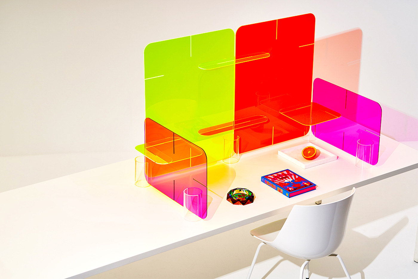 Ayo Jaga Jarak! 8 Desain Partisi yang Aman Tapi Menarik