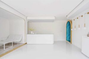 Berelaksasi di Klub Kecantikan Unik di Kota Ruili