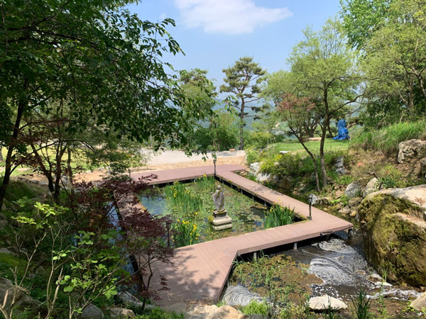 Kastil di Drama Its Okay Not To Be Okay Aslinya Kafe 4