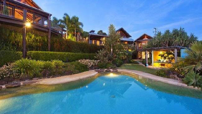 Kolam Renang di Rumah Chris Hemsworth