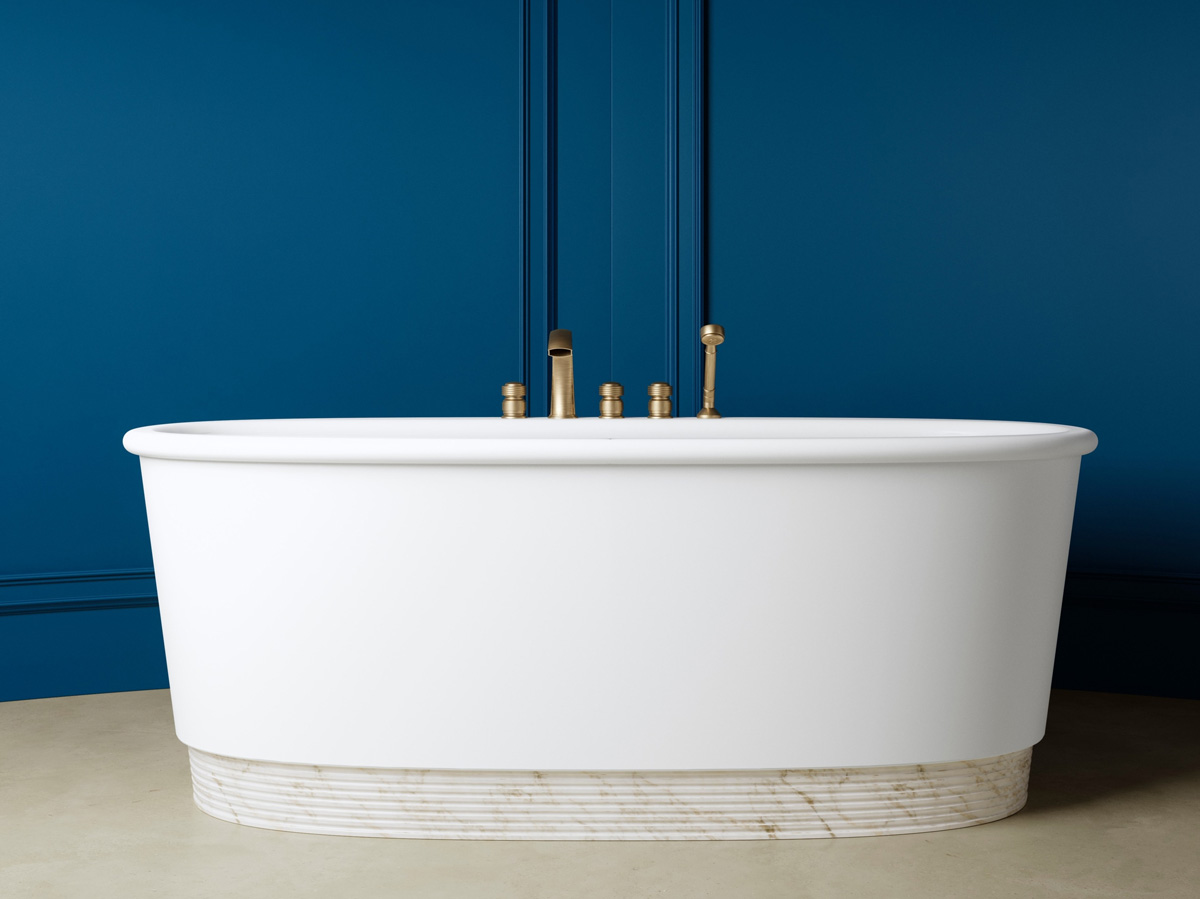 Kamar Mandi Sederhana Tapi Mewah Saat Pakai Bathtub Ini / Devon&Devon 1