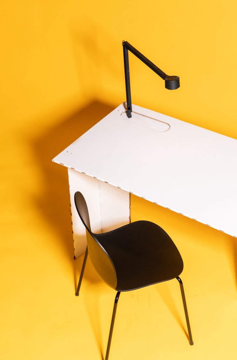 Ini Solusinya bagi yang Tidak Punya Meja Kerja di Rumah Saat WFH casa indonesia