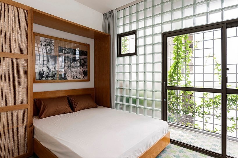 Rumah Ini Diselimuti Kaca & Bisa Menyala di Malam Hari CASA Indonesia