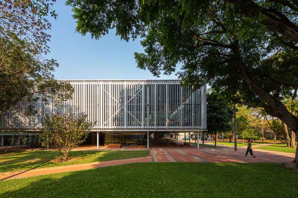 Desain perpustakaan di dunia paling modern yang mengikuti perkembangan zaman. Dibangun dengan konsep yang unik hingga paling megah._1.3